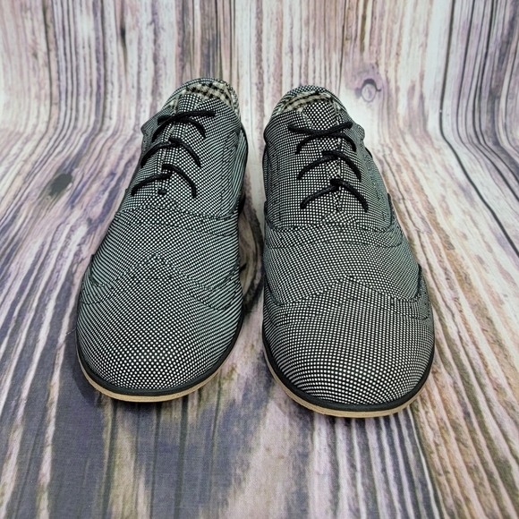 Zapato Black and White Microdot Wingtip Oxfords - Picture 2 of 11